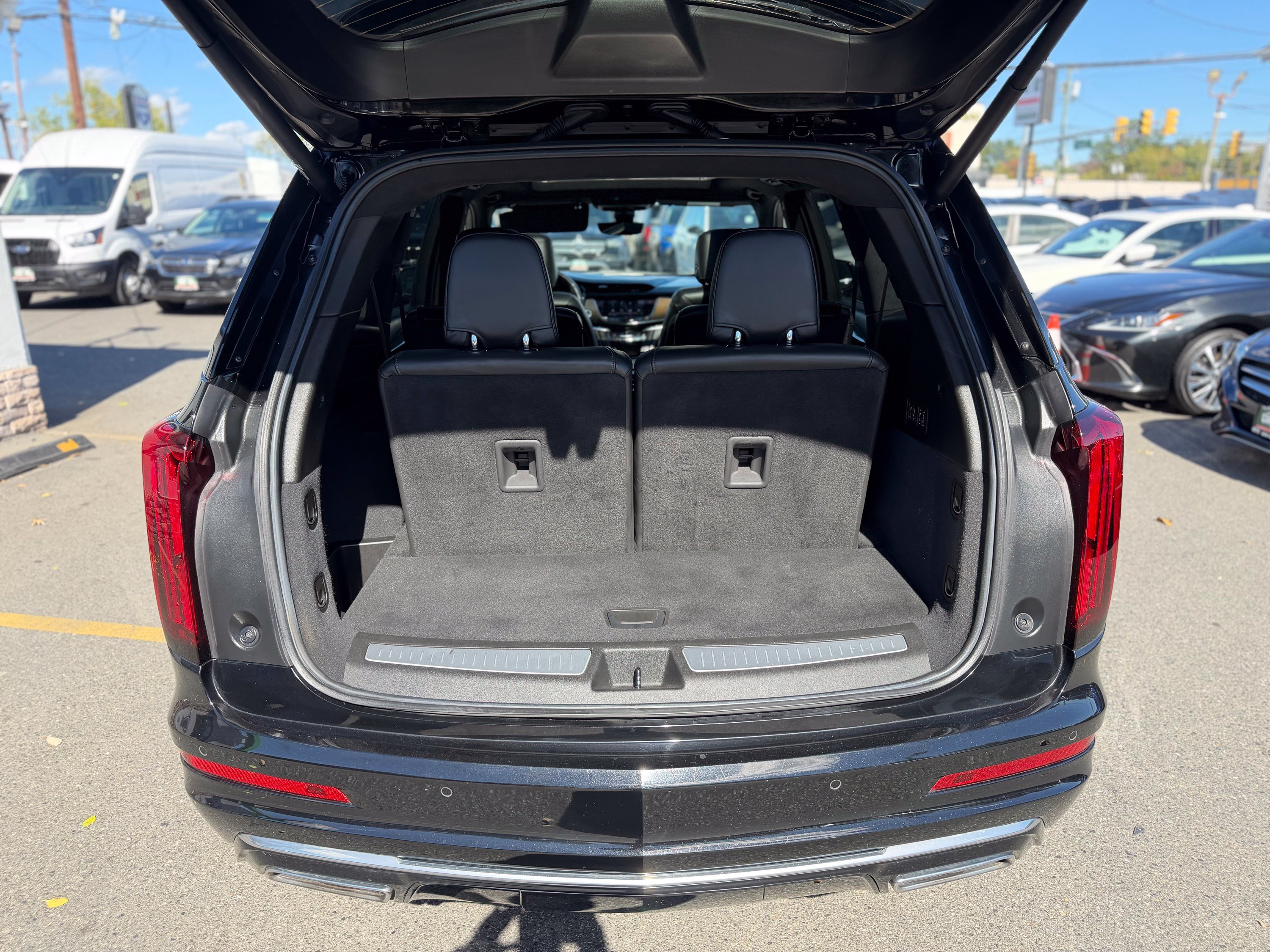Used 2023 Cadillac XT6 Premium Luxury w/ Platinum Package AWD/4WD image 10
