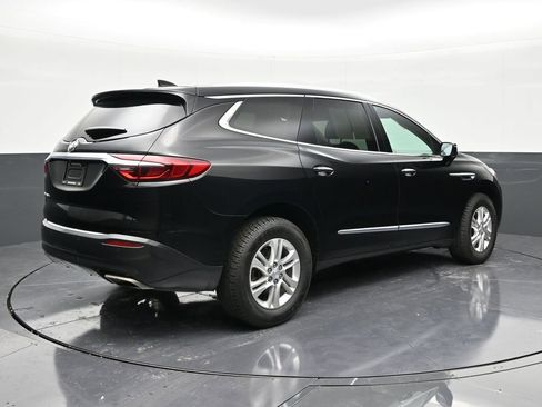 Used 2021 Buick Enclave Essence image 5