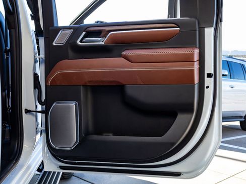 Used 2026 GMC Sierra 3500 Denali Ultimate image 39