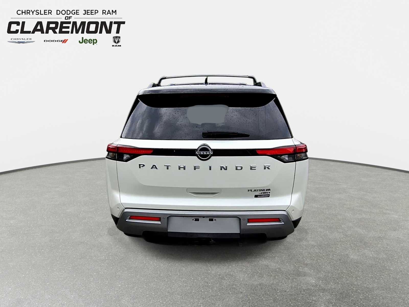 Used 2023 Nissan Pathfinder Platinum AWD/4WD image 7