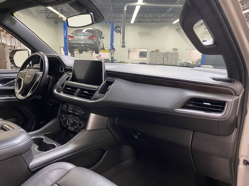 Used 2021 Chevrolet Suburban LT image 21