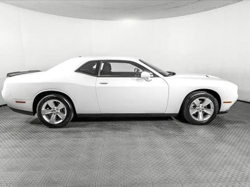 Used 2023 Dodge Challenger SXT RWD image 8