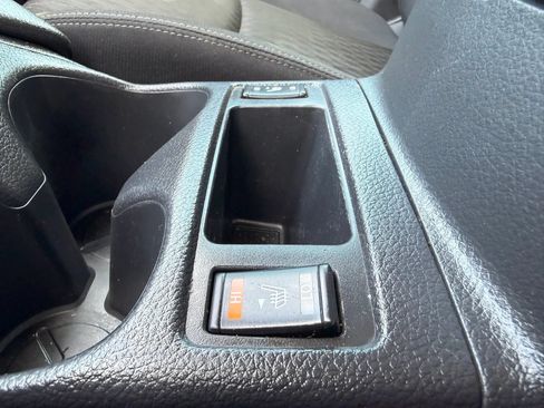 Used 2017 Nissan Rogue SV w/ SV Premium Package FWD image 21