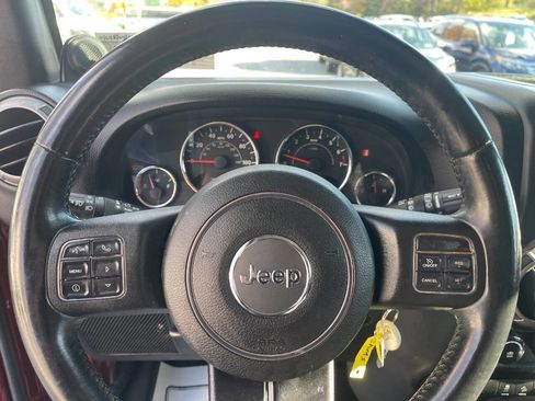 Used 2013 Jeep Wrangler Unlimited Sport image 19