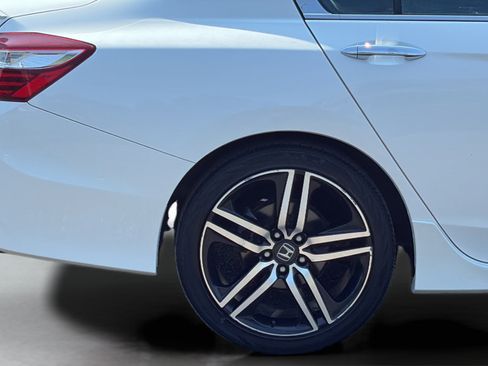 Used 2016 Honda Accord Sport image 25