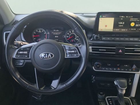 Used 2021 Kia Seltos SX w/ SX Sunroof Package AWD/4WD image 17