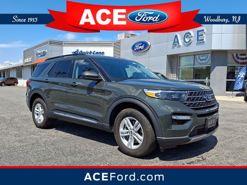 Certified 2023 Ford Explorer XLT w/ Equipment Group 202A AWD/4WD image 1