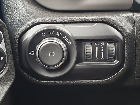 Used 2022 Jeep Wrangler Willys image 25