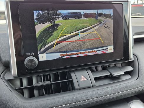 Used 2023 Toyota RAV4 XLE w/ Convenience Package FWD image 11