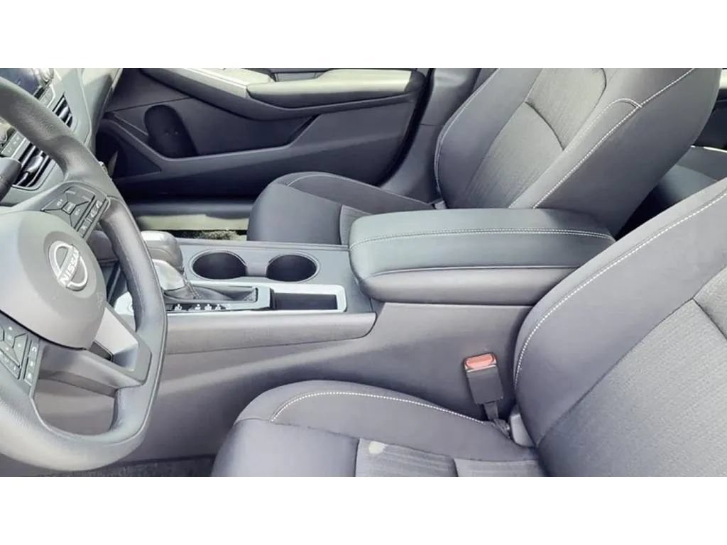 Used 2025 Nissan Altima 2.5 S FWD image 14
