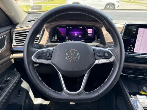 Used 2024 Volkswagen Atlas SEL AWD/4WD image 20