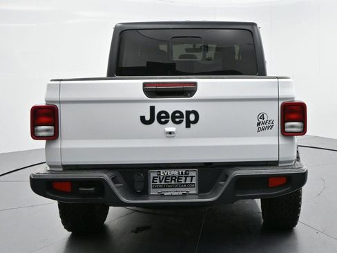 Used 2022 Jeep Gladiator Sport AWD/4WD image 6
