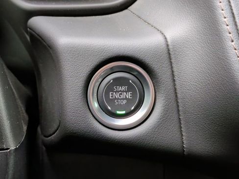Used 2024 Chevrolet Suburban High Country AWD/4WD image 21