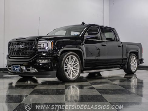 Used 2017 GMC Sierra 1500 Denali w/ Denali Ultimate Package AWD/4WD image 21