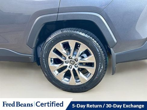 Used 2021 Toyota RAV4 XLE Premium AWD/4WD image 9