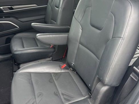 Used 2022 Kia Telluride S FWD image 16