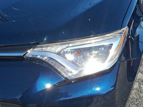 Used 2018 Toyota RAV4 XLE image 8