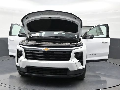 Used 2024 Chevrolet Traverse LS FWD image 33