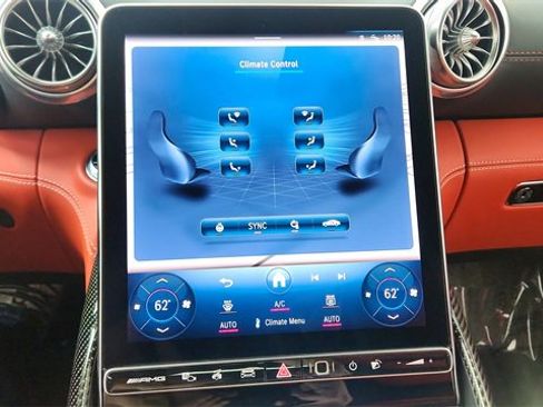 Used 2025 Mercedes-Benz SL 43 AMG w/ Driver Assistance Package image 42