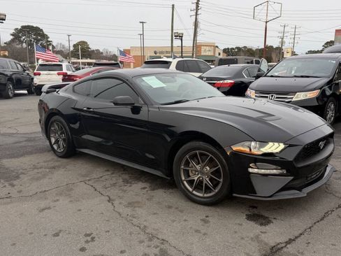 Used 2018 Ford Mustang Coupe RWD image 10