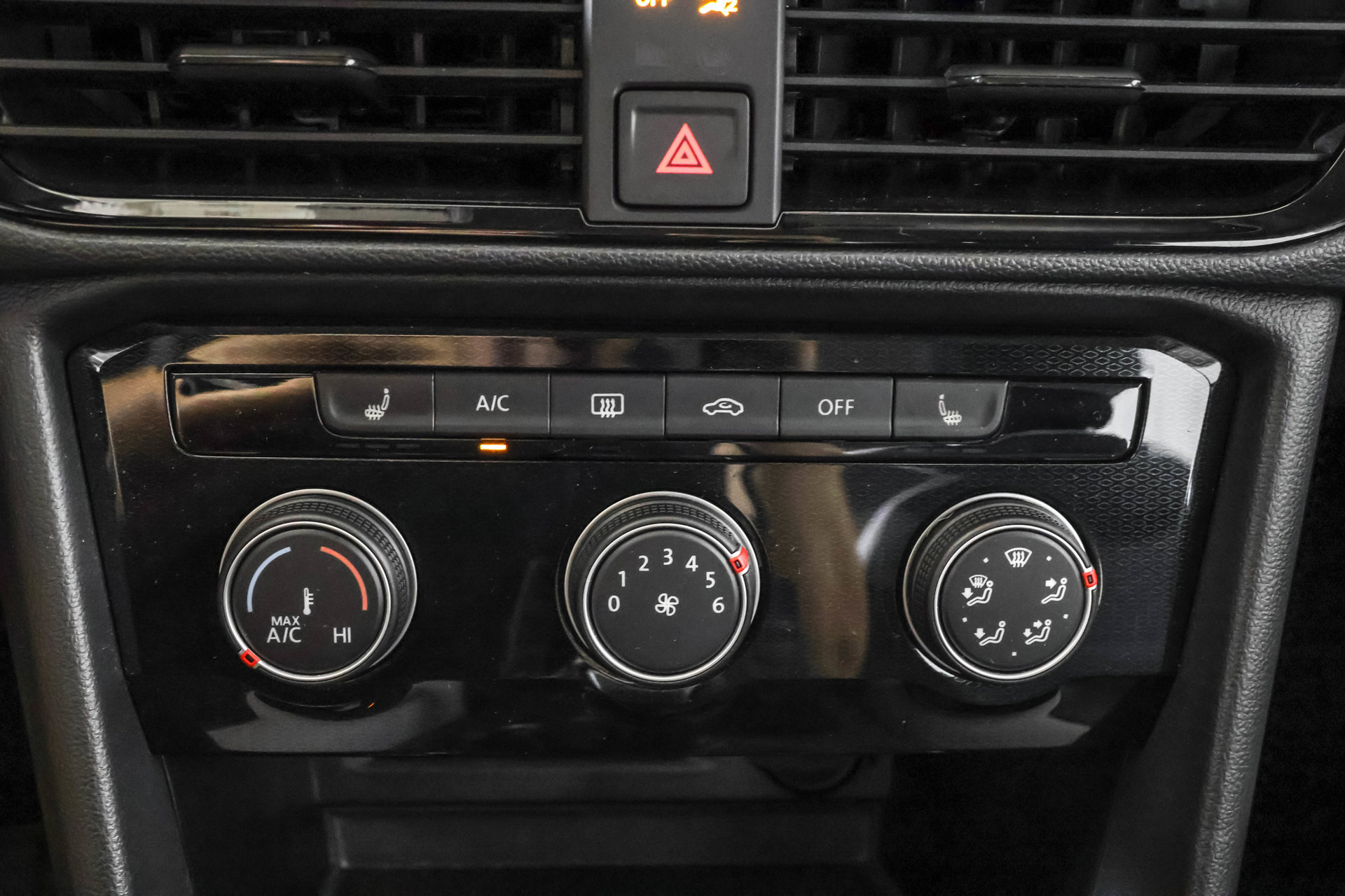 Used 2025 Volkswagen Taos S AWD/4WD image 30