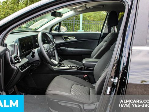 Used 2024 Kia Sportage LX image 17
