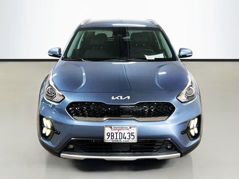 Certified 2022 Kia Niro EX image 2
