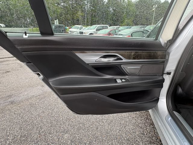 Used 2017 BMW 750i xDrive AWD/4WD image 14