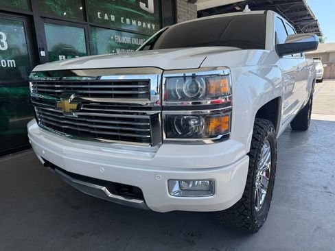Used 2015 Chevrolet Silverado 1500 High Country w/ High Country Premium Package AWD/4WD image 3