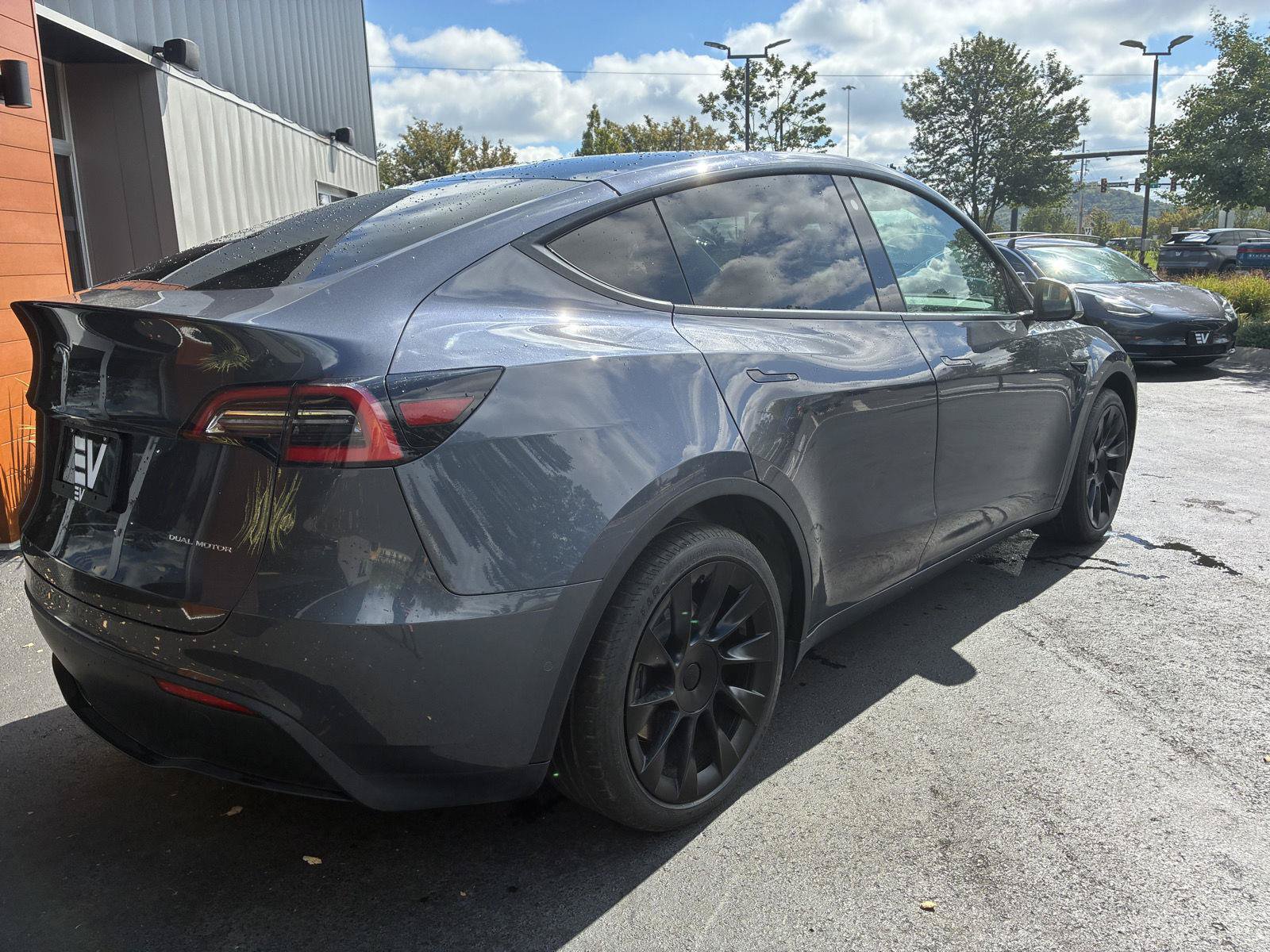Used 2021 Tesla Model Y Long Range AWD/4WD image 18