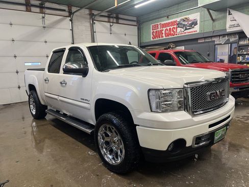 Used 2013 GMC Sierra 1500 Denali AWD/4WD image 2