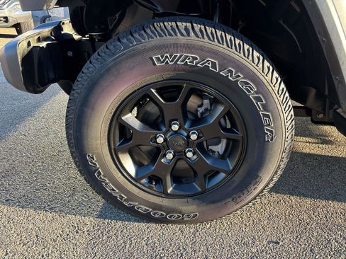 Used 2021 Jeep Wrangler Willys image 5