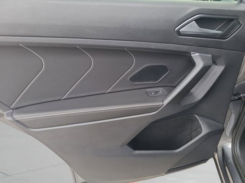 Used 2022 Volkswagen Tiguan SE FWD image 18