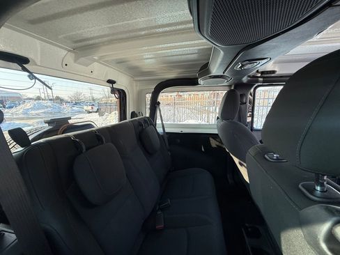 Used 2022 Jeep Wrangler Sport S image 12