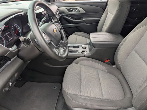 Used 2023 Chevrolet Traverse LT image 10