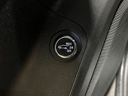 Used 2020 GMC Acadia SLE w/ Driver Convenience Package image 15