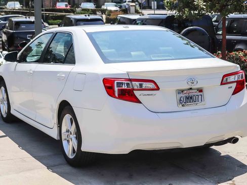 Used 2012 Toyota Camry SE FWD image 4