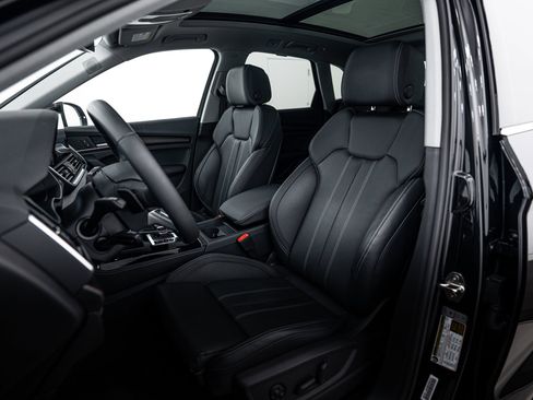 Certified 2025 Audi Q5 2.0T Premium Plus w/ Premium Plus Package image 17