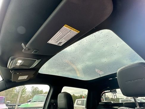 Used 2025 GMC Sierra EV Denali image 11