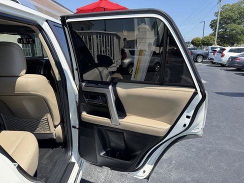 Used 2016 Toyota 4Runner Limited AWD/4WD image 24