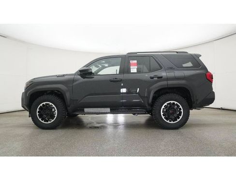 Used 2025 Toyota 4Runner TRD Off-Road AWD/4WD image 19