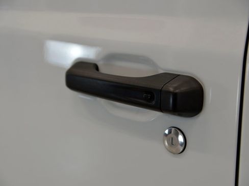 Used 2022 Jeep Wrangler Unlimited Sahara w/ Cold Weather Group image 13