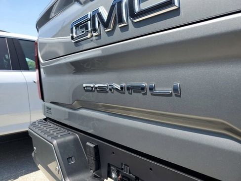 New 2026 GMC Sierra 3500 Denali Ultimate AWD/4WD image 9