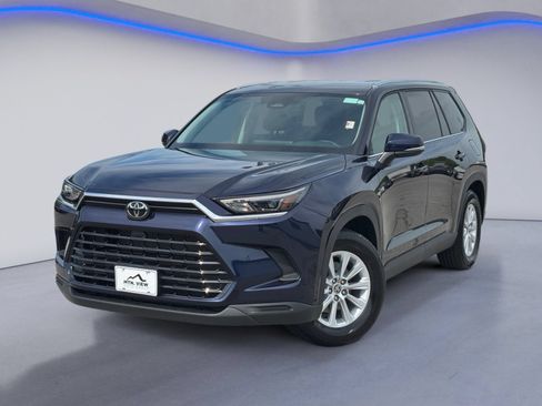 Used 2025 Toyota Grand Highlander FWD image 2
