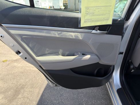 Used 2019 Hyundai Elantra SEL image 17