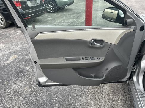 Used 2009 Chevrolet Malibu LT w/ HFV6 Engine Package image 8