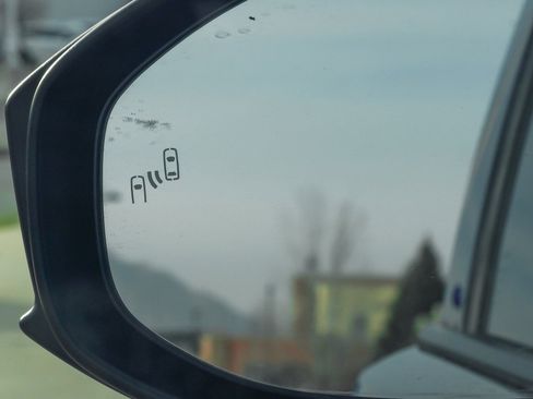 Used 2026 Toyota Prius XLE image 21