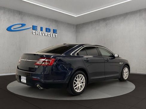 Used 2017 Ford Taurus SEL FWD image 4