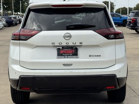 Used 2024 Nissan Rogue SV AWD/4WD image 5
