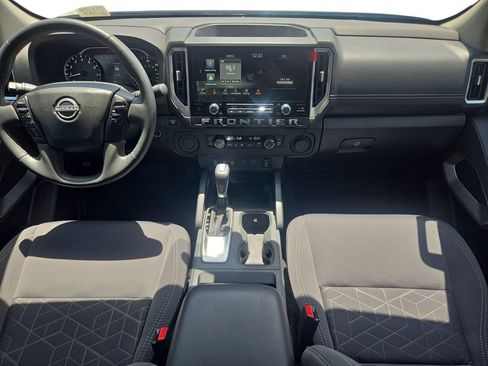 Certified 2025 Nissan Frontier SV w/ SV Convenience Package RWD image 9
